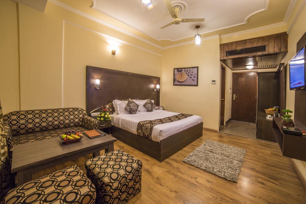 Palette - Solar Residency Hotel Srinagar  Exterior photo